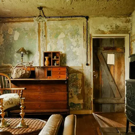 Historic School In Hébergement de vacances Rensow